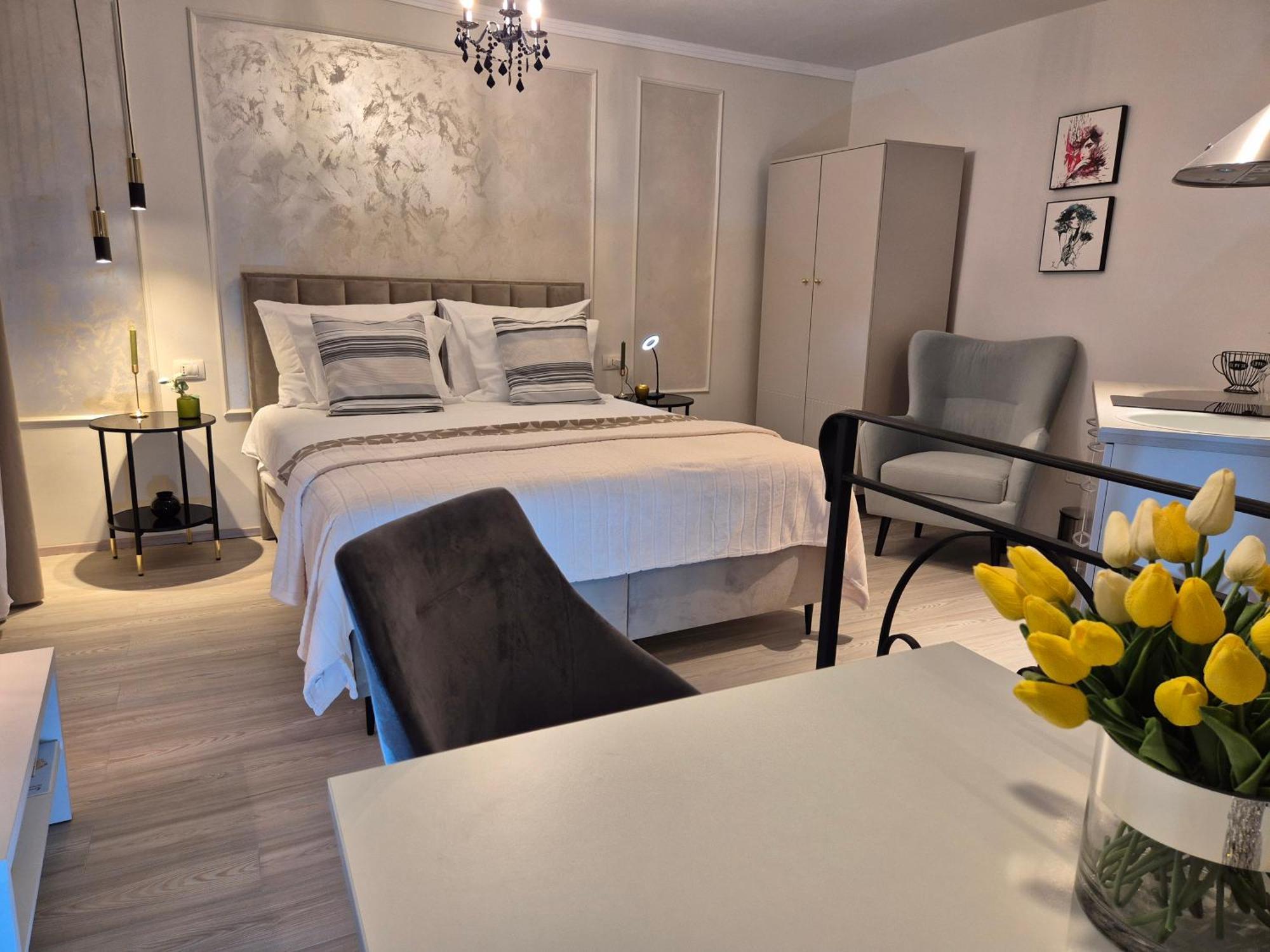 Studio Apartment Lily Ровинь Экстерьер фото