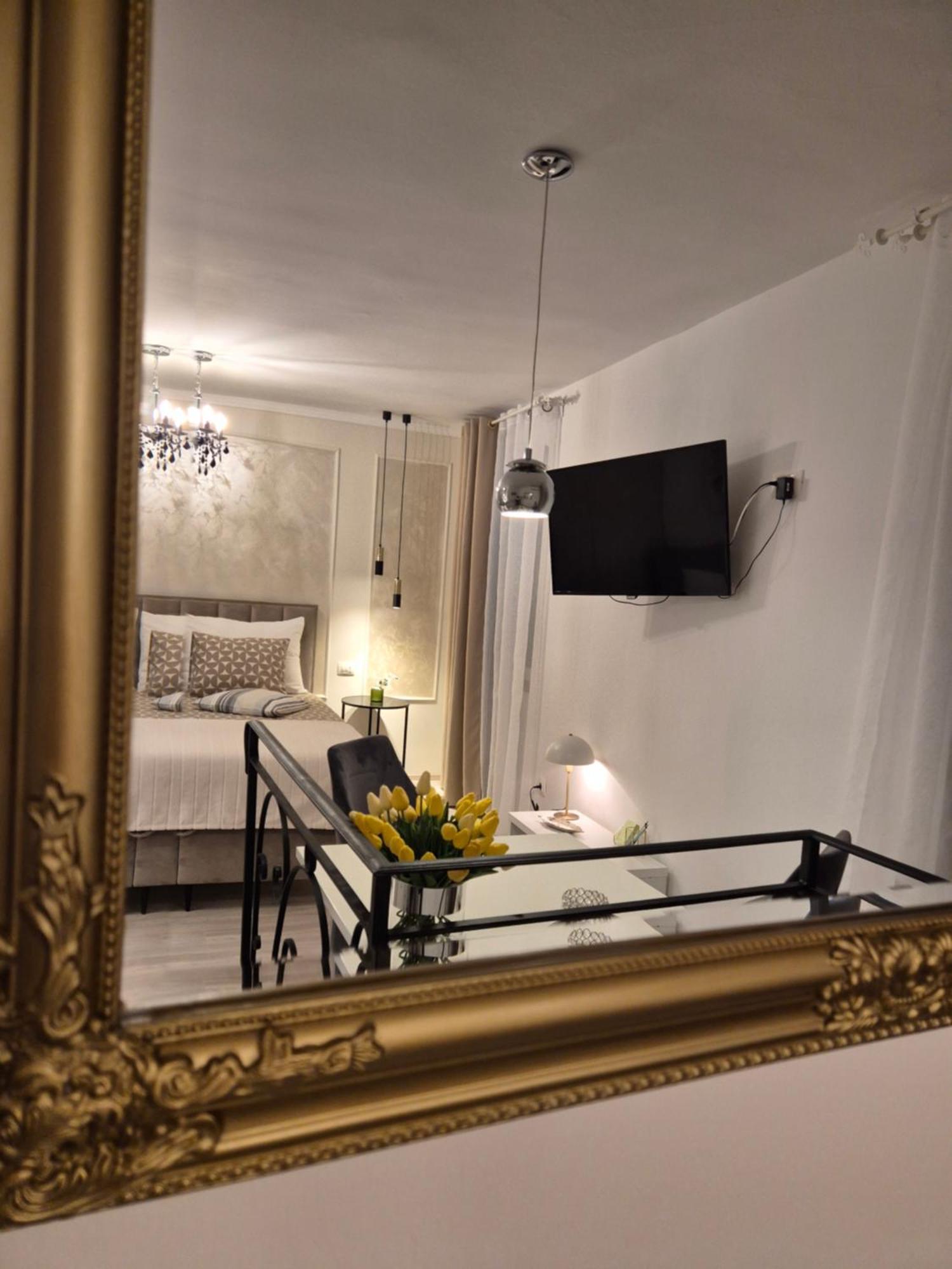 Studio Apartment Lily Ровинь Экстерьер фото
